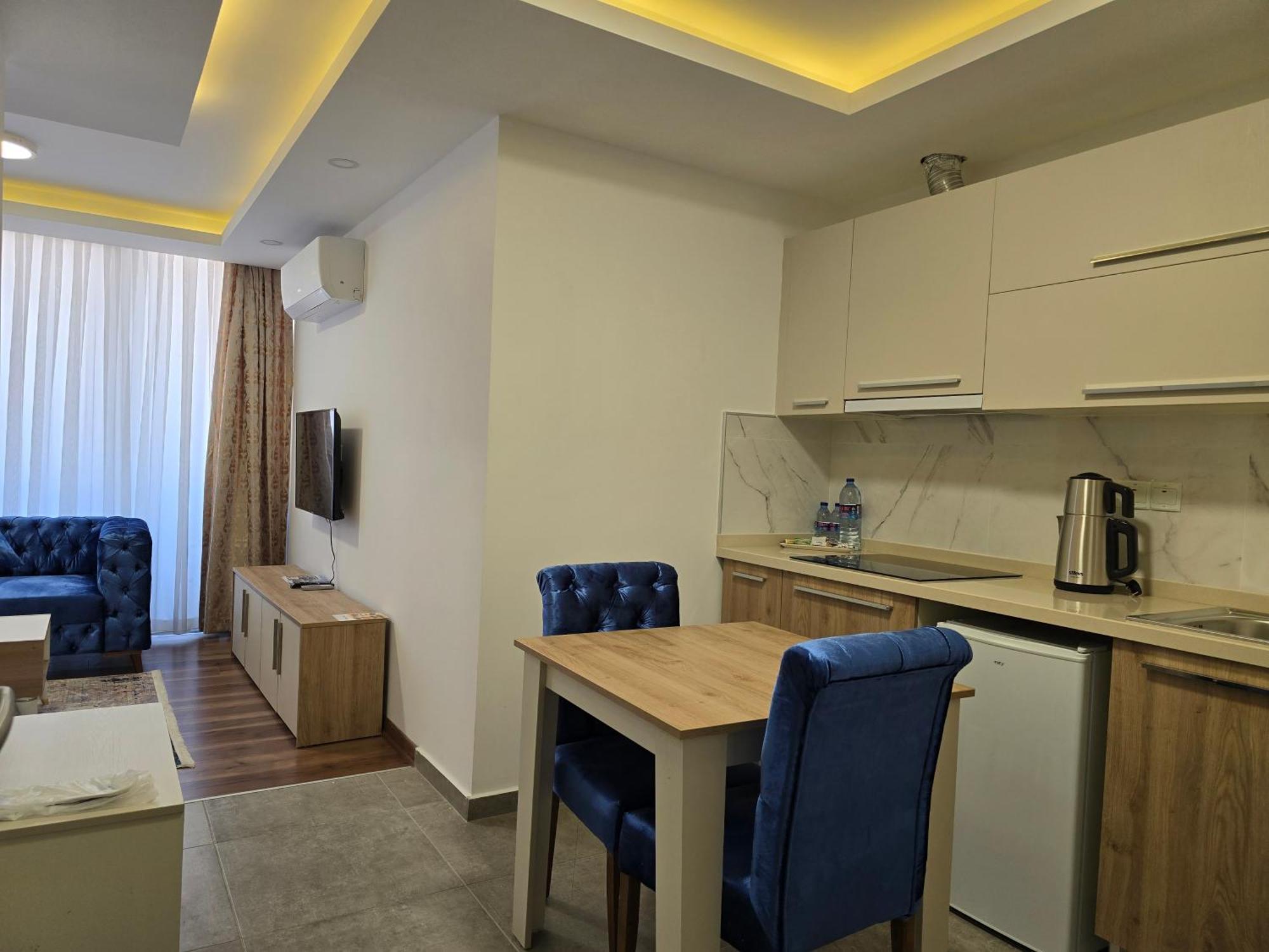 Nurel Shark Residence Kyrenia  Exteriör bild