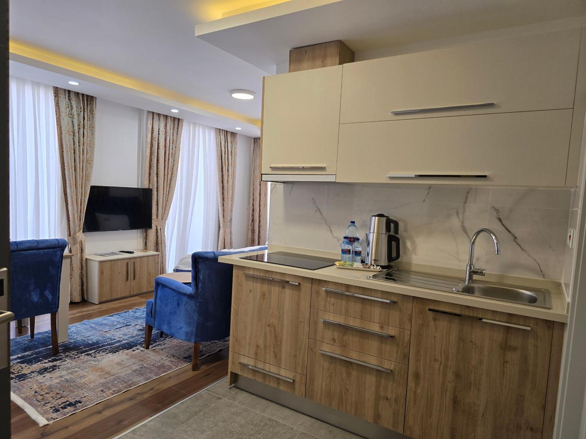Nurel Shark Residence Kyrenia  Exteriör bild