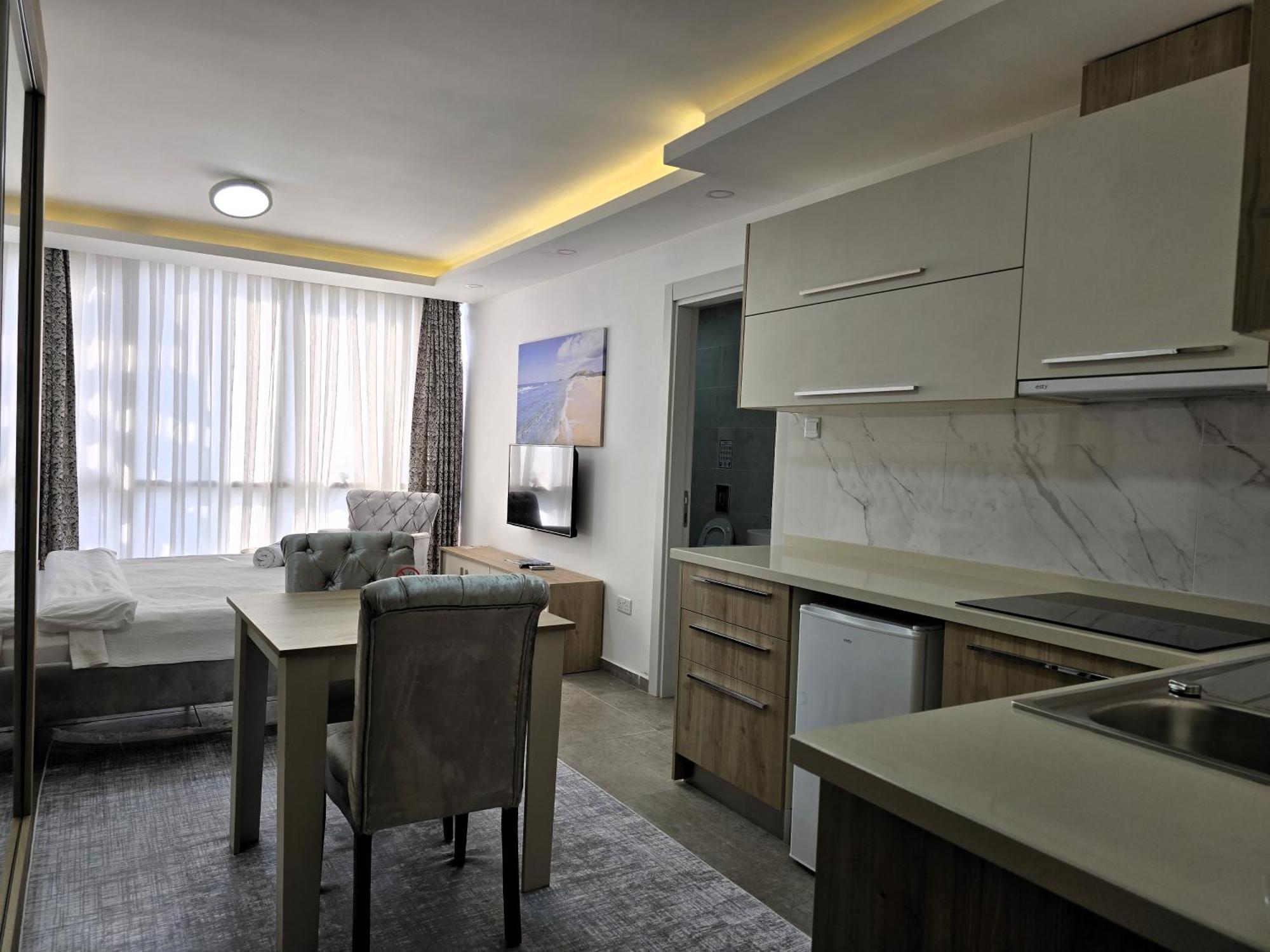 Nurel Shark Residence Kyrenia  Exteriör bild